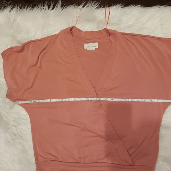 Anthropologie Pink Coral Salmon Wrap Style Top Size Medium Short Sleeve - Picture 12 of 14